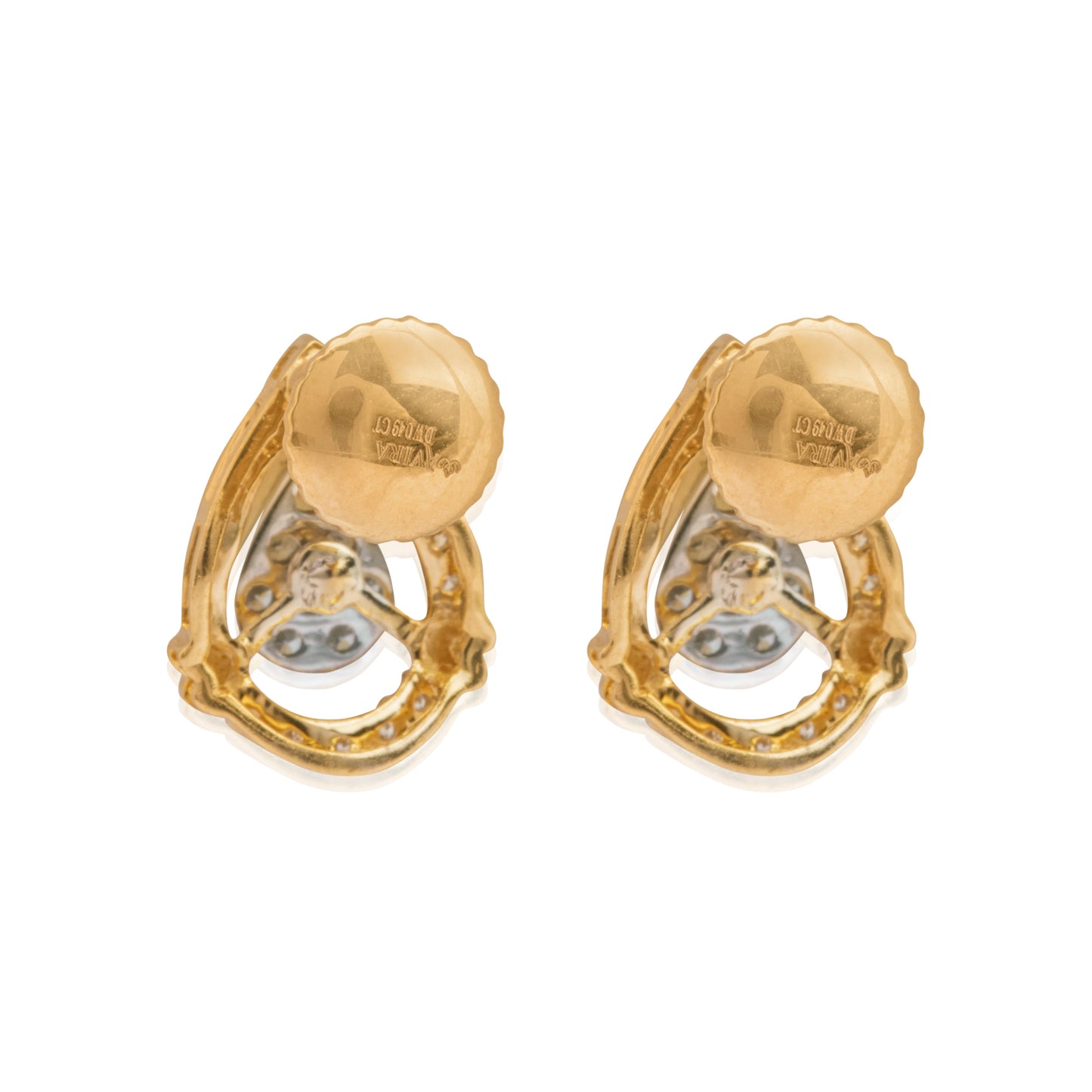 Glittering Teardrop diamond stud