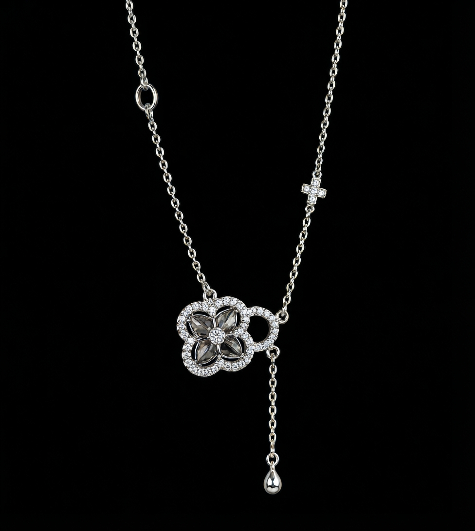 Aurum Clover Droplet Diamond Chain