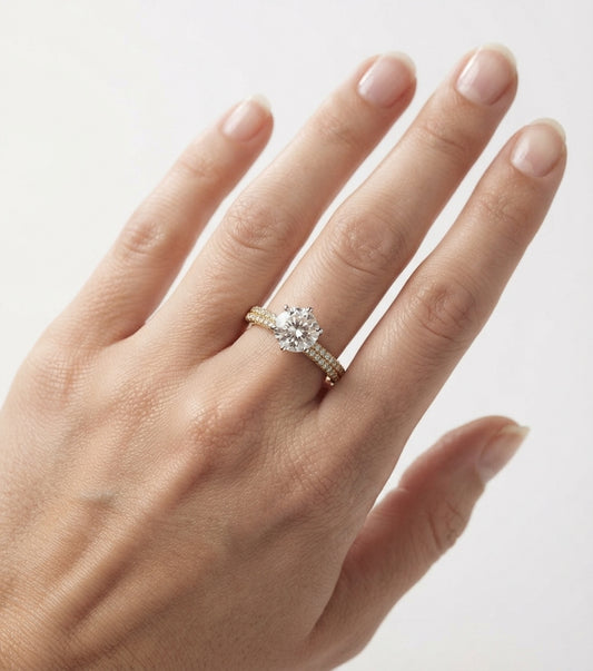 Brilliant-Cut Diamond Centerpiece