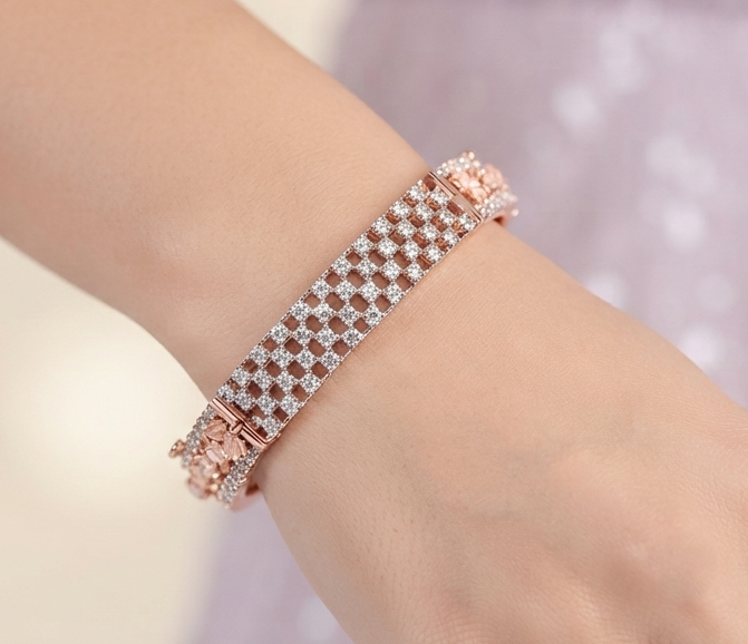 Shimmering Checks Diamond Kada