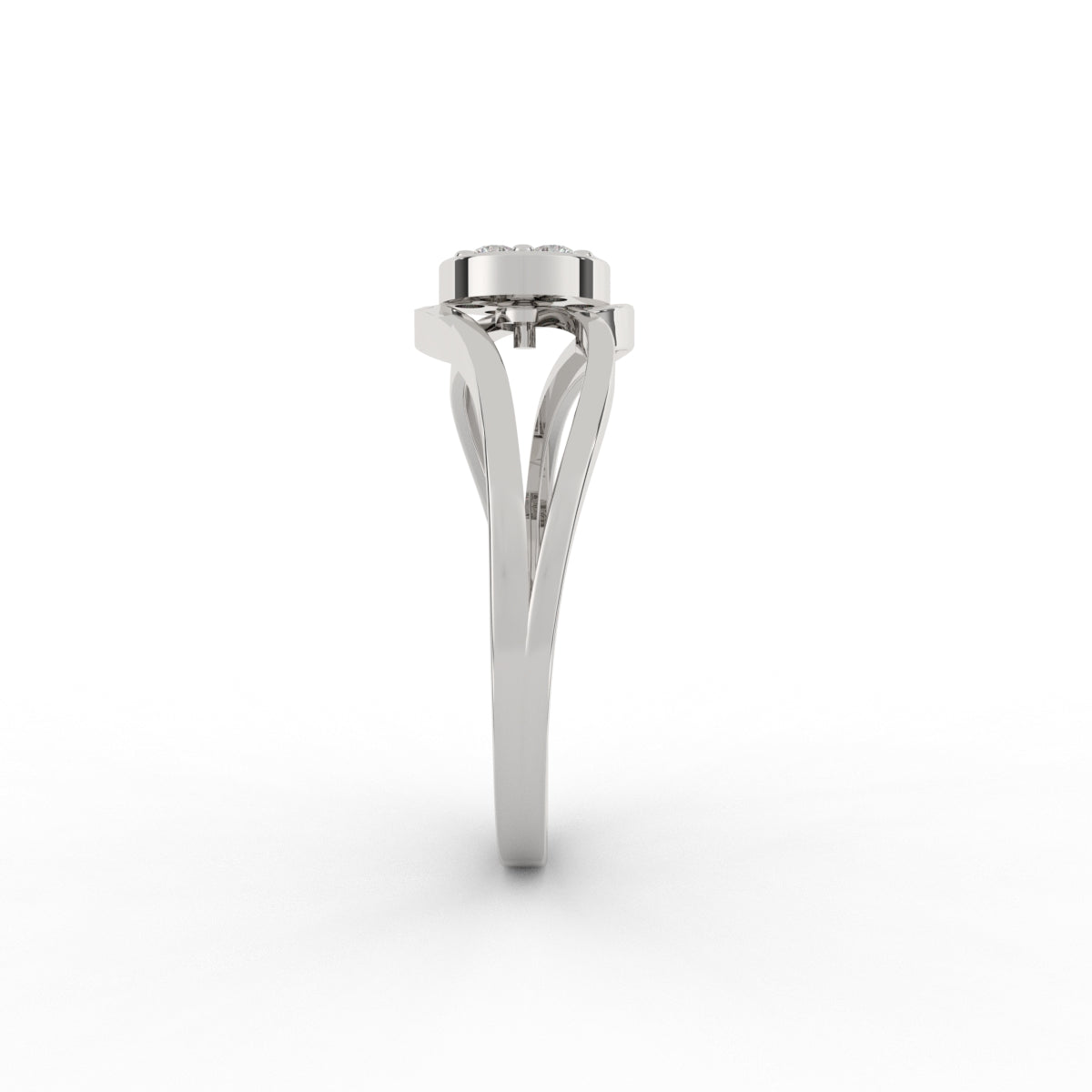 Twisted Cluster Diamond Ring