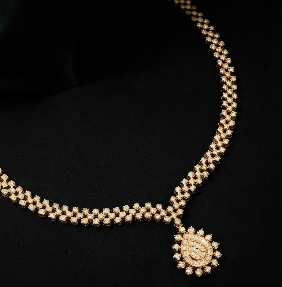 18kt gold lab grown diamond necklace in checkbox design 