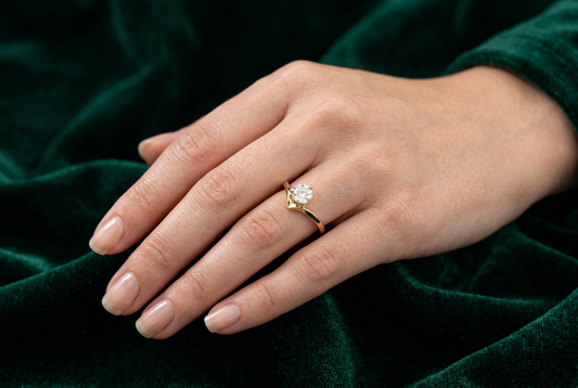 V-Glora Diamond Ring